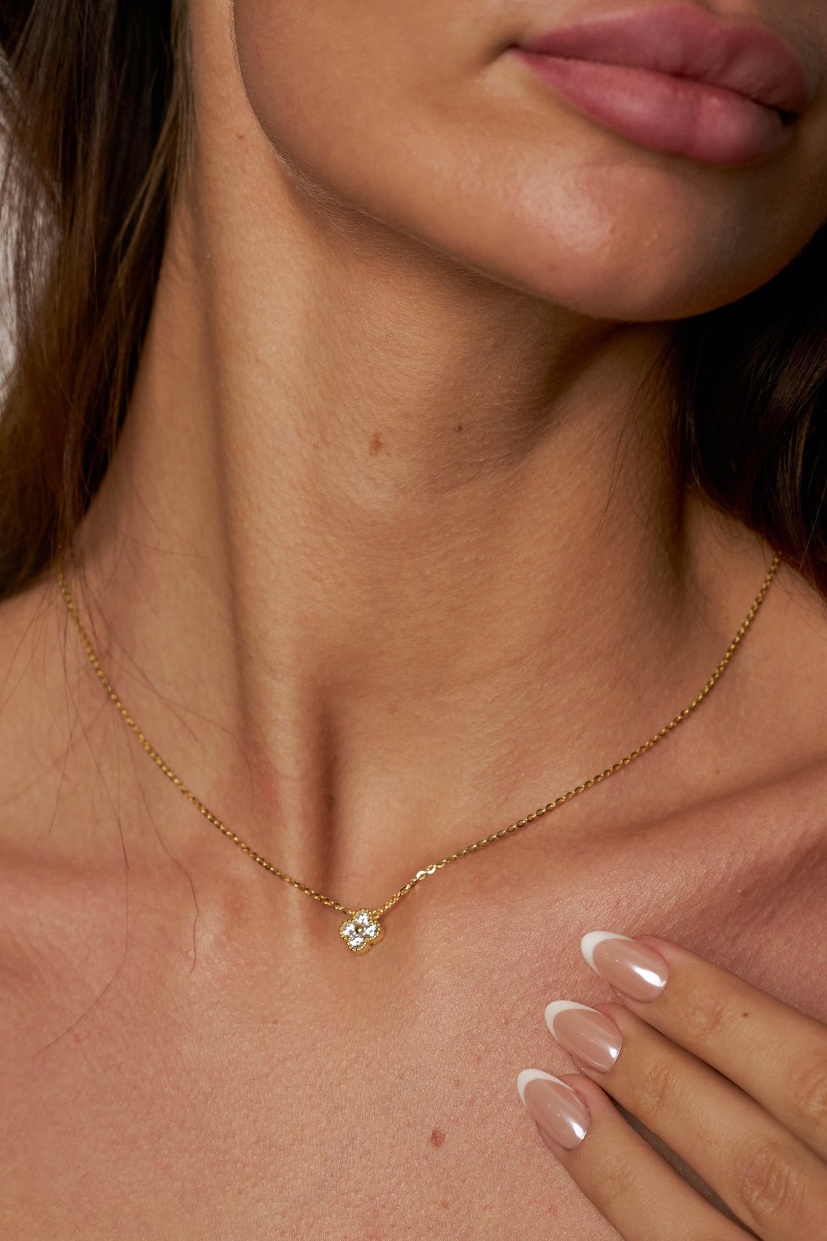 Collar de moissanita de trébol de la suerte