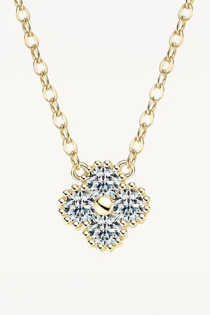 Collar de moissanita de trébol de la suerte
